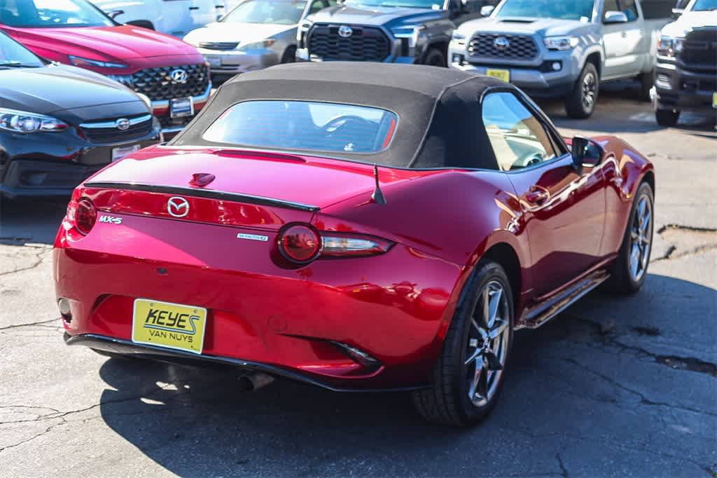 Thumbnail: 2022 Mazda MX-5 Miata - 4