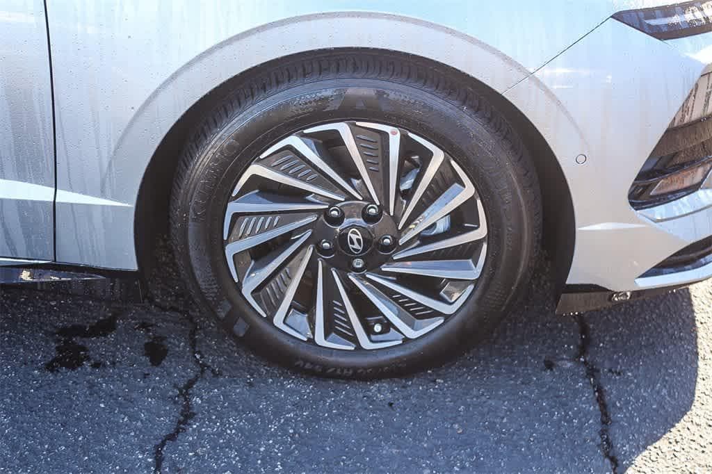 Thumbnail: 2025 Hyundai Sonata - 9