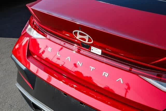 Thumbnail: 2025 Hyundai Elantra - 25