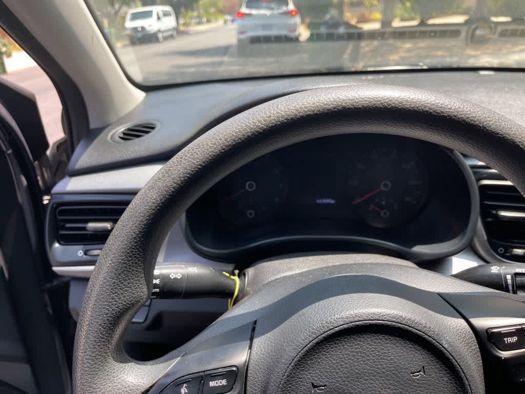 Thumbnail: 2021 Kia Rio - 4