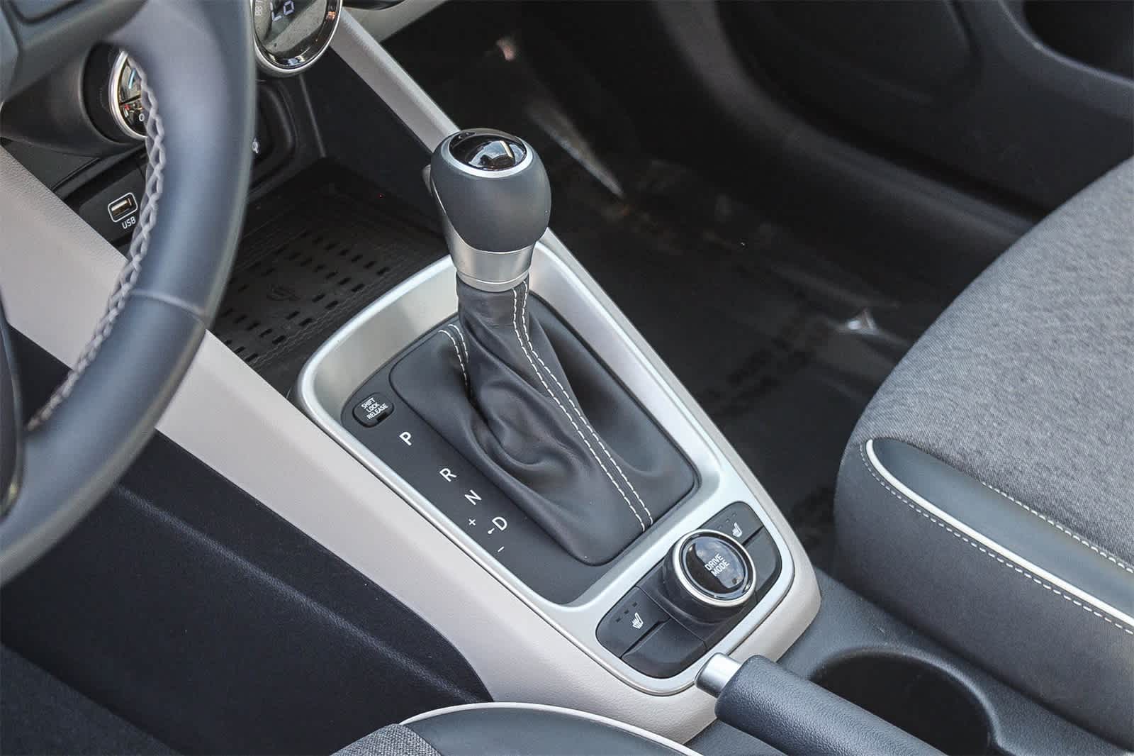 Thumbnail: 2023 Hyundai Venue - 24