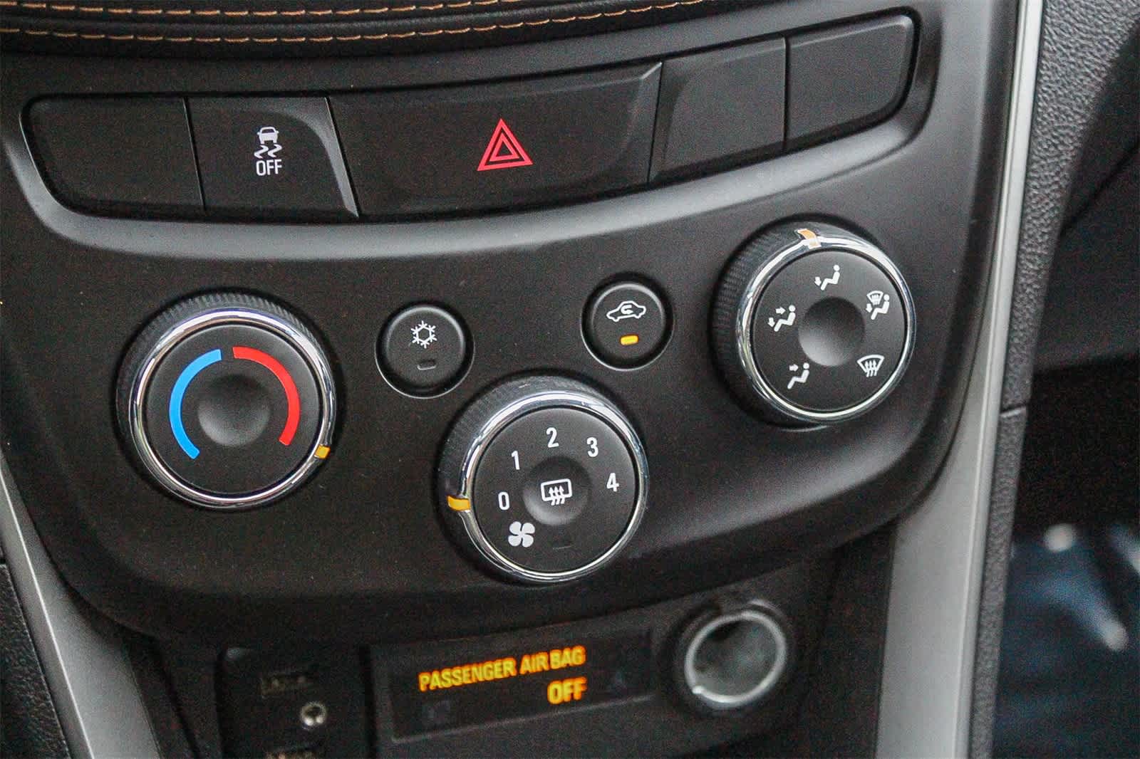 Thumbnail: 2022 Chevrolet Trax - 34