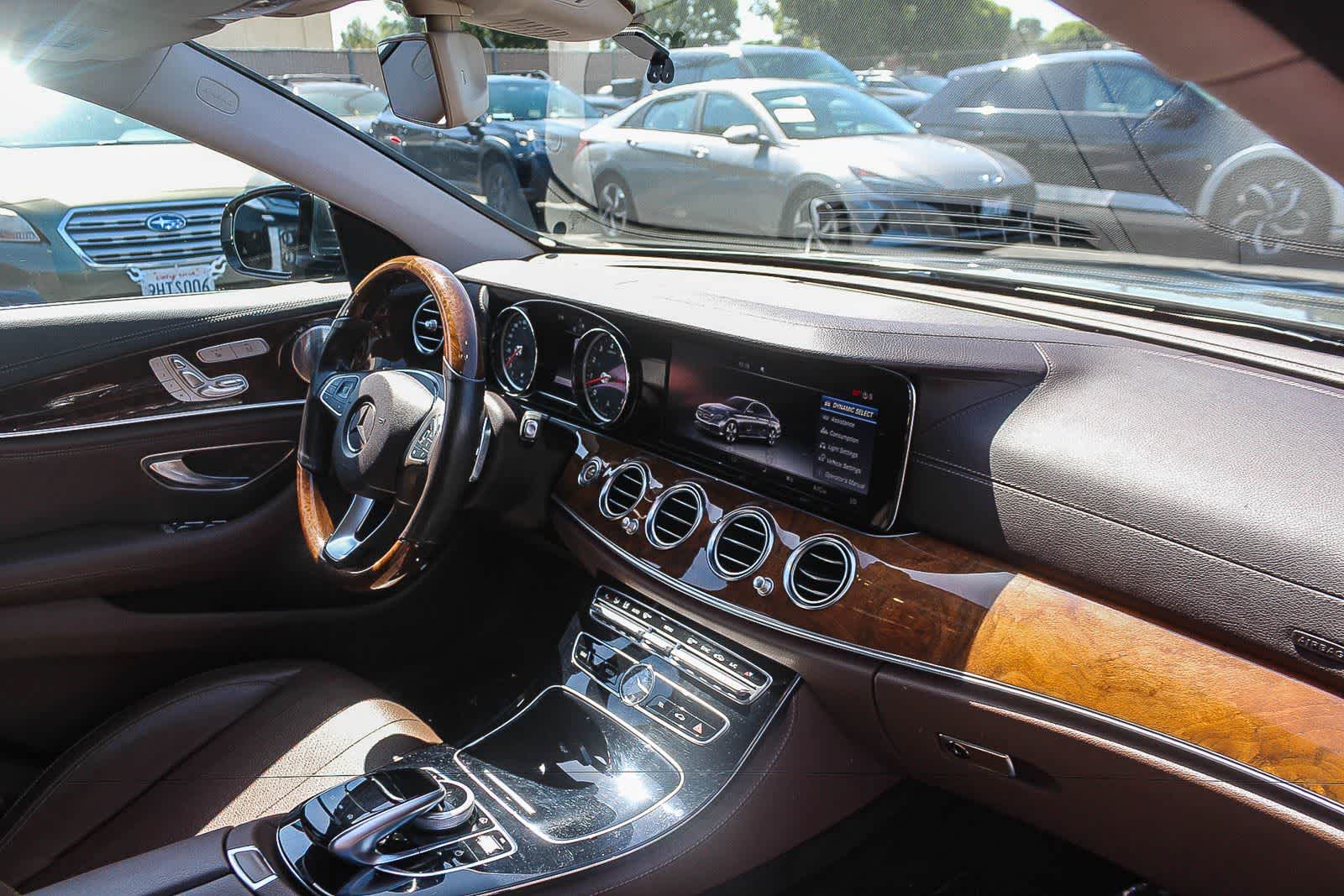 Thumbnail: 2017 Mercedes-Benz E-Class - 21