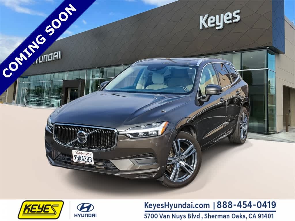 2020 Volvo XC60 Momentum's photo
