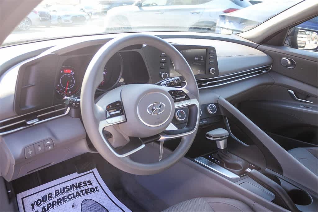 Thumbnail: 2023 Hyundai Elantra - 17