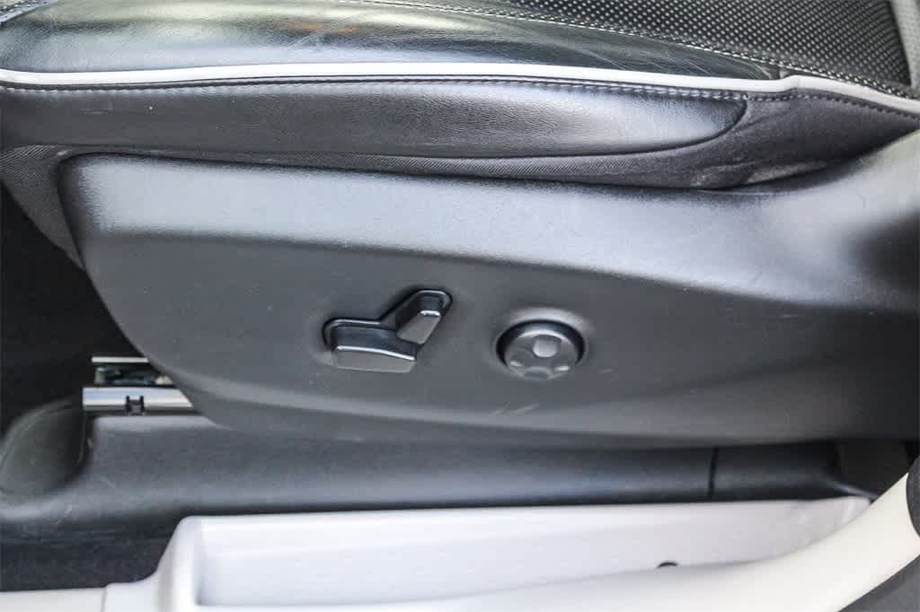 Thumbnail: 2023 Chrysler Pacifica - 21