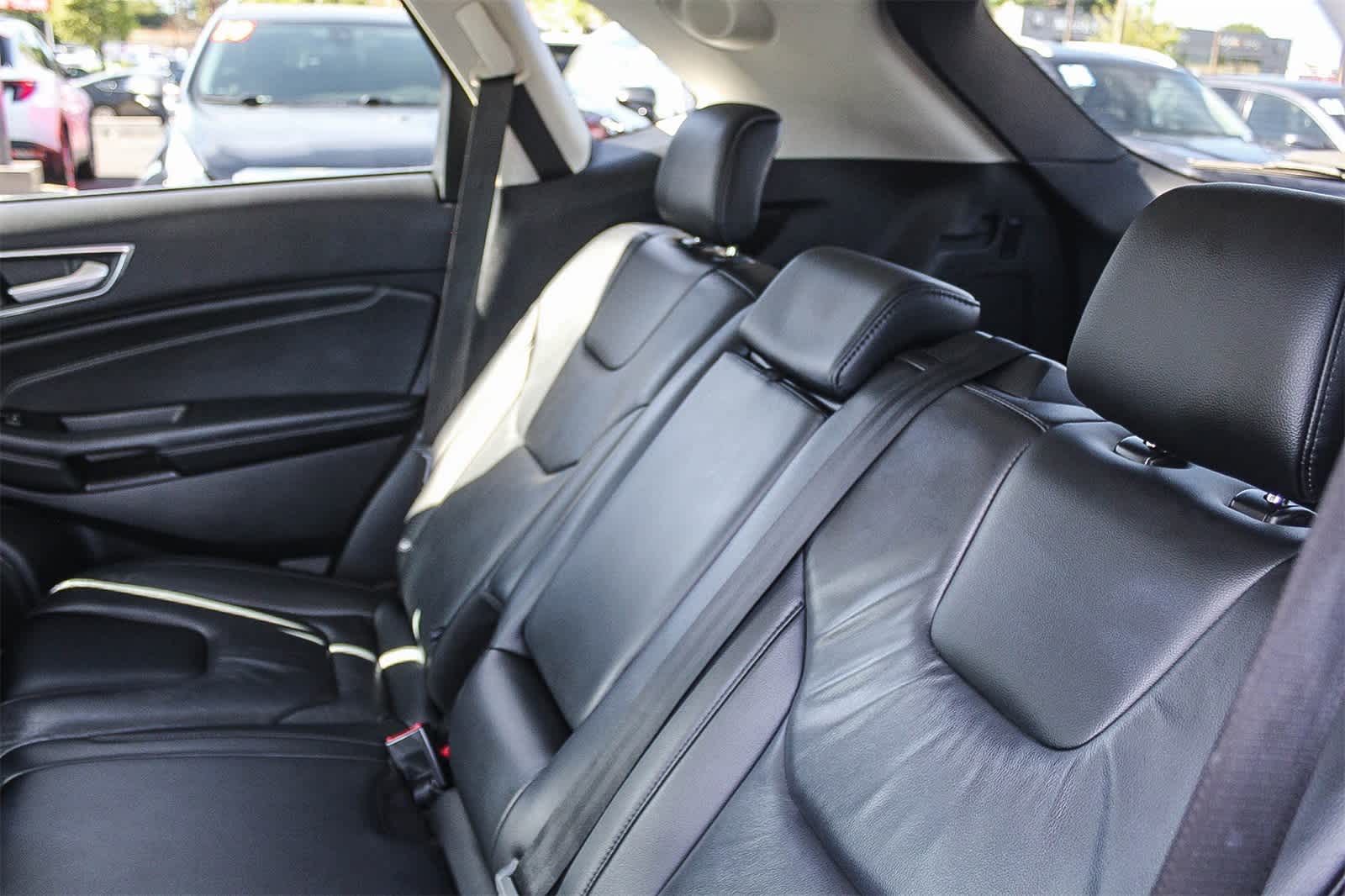 Thumbnail: 2022 Ford Edge - 24