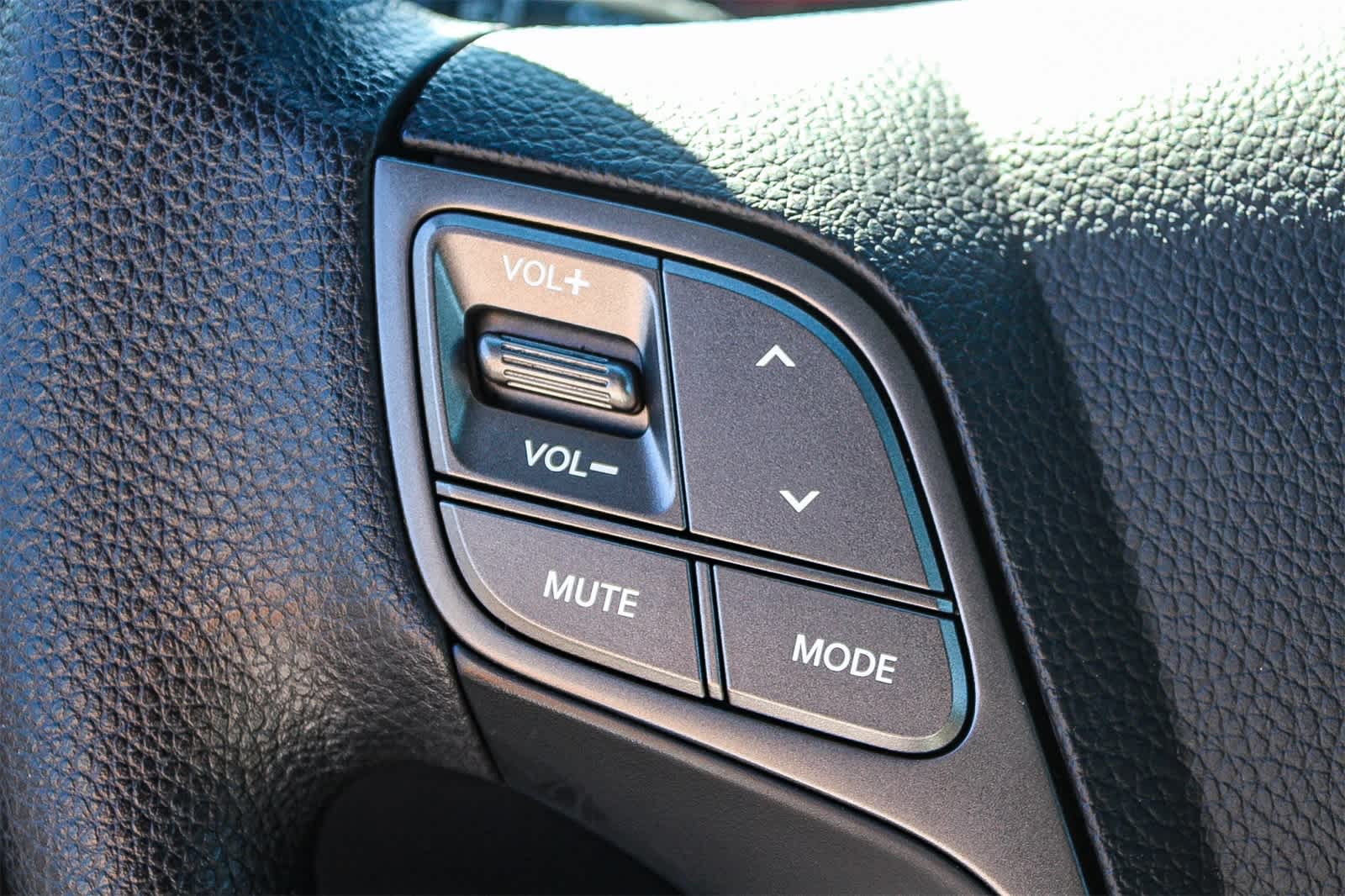 Thumbnail: 2013 Hyundai Santa Fe - 33