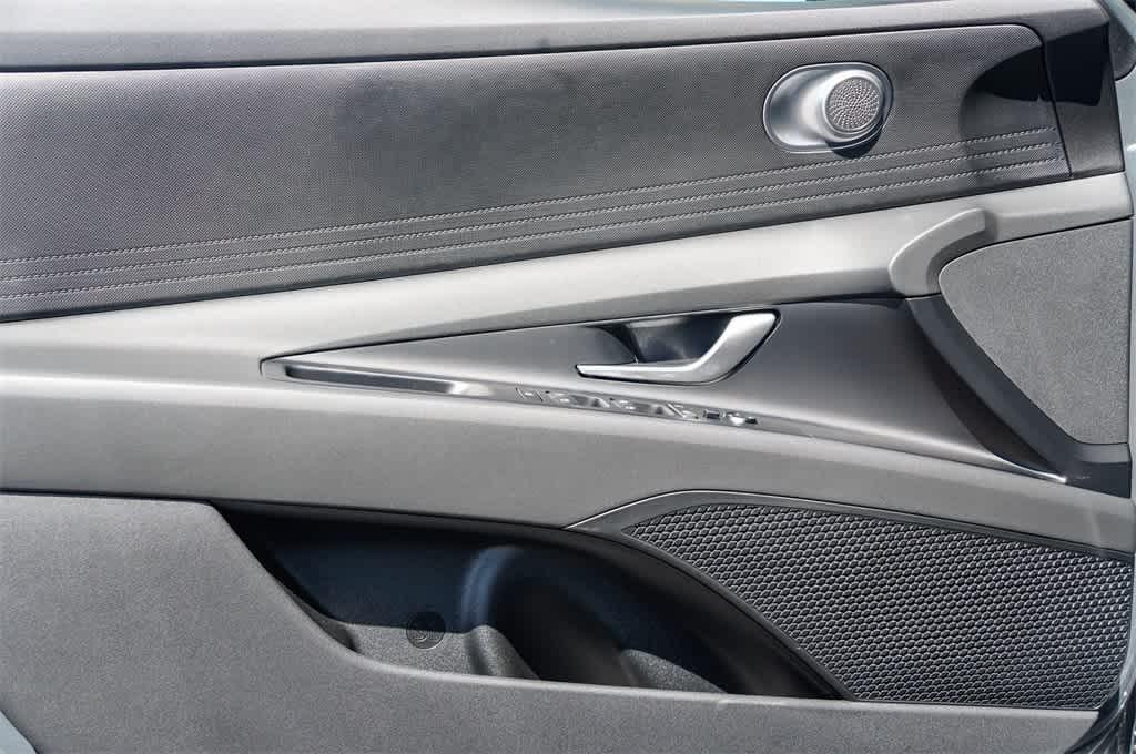 Thumbnail: 2025 Hyundai Elantra - 21