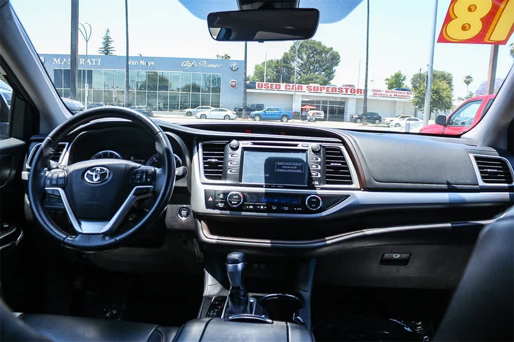 Thumbnail: 2018 Toyota Highlander - 12