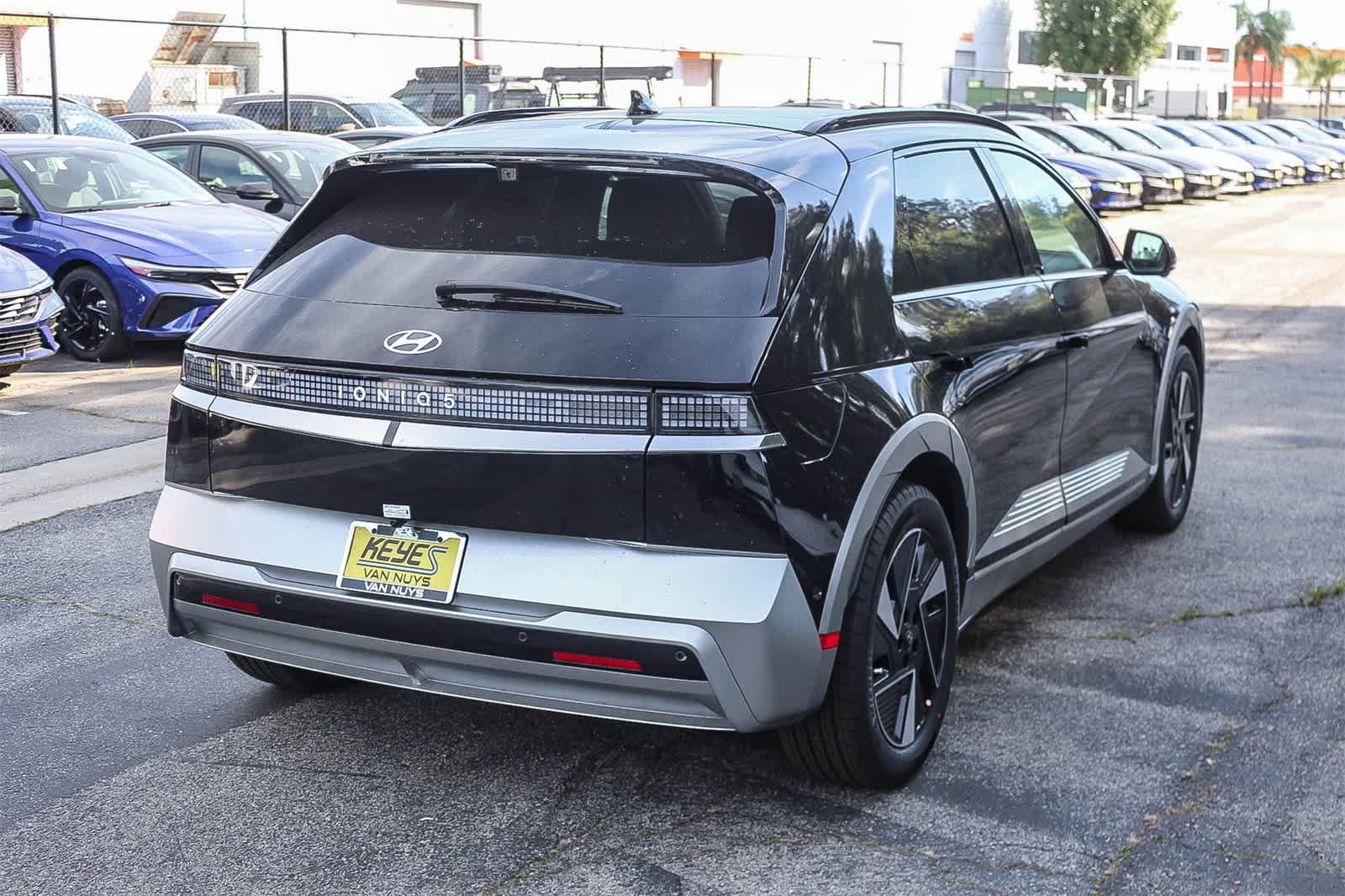 Thumbnail: 2026 Hyundai Ioniq 5 - 4