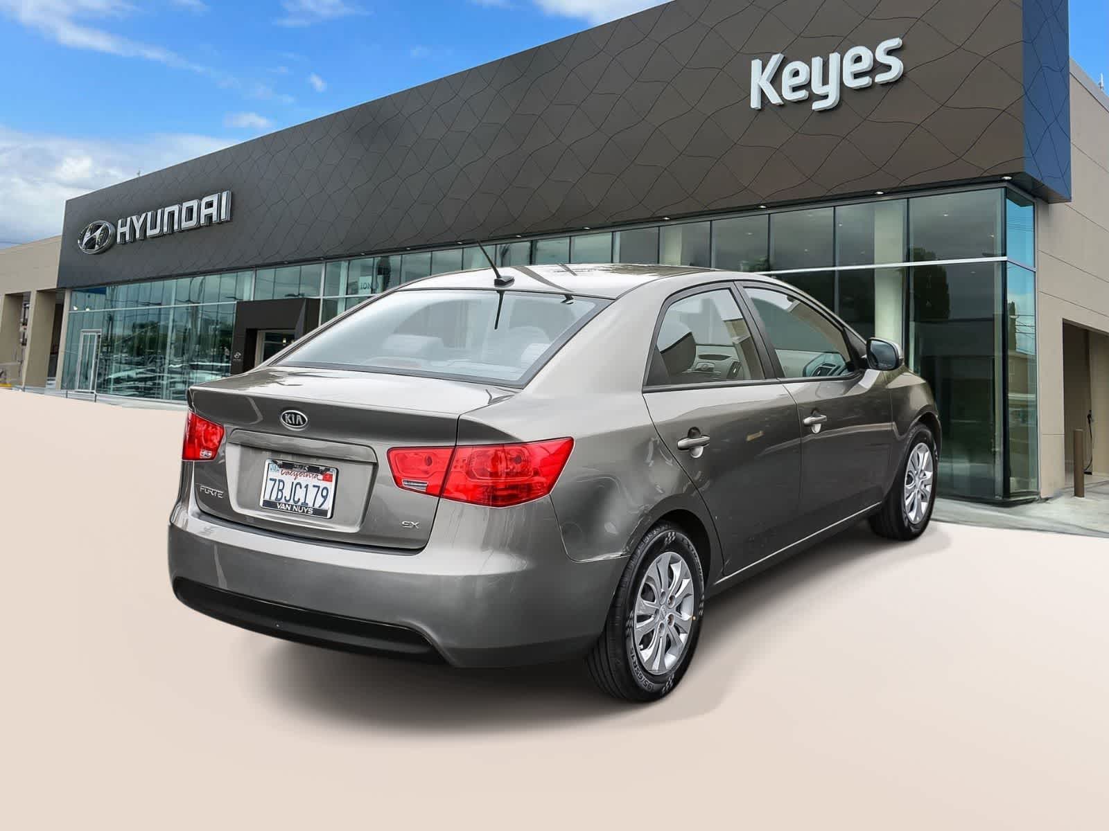 Thumbnail: 2012 Kia Forte - 4