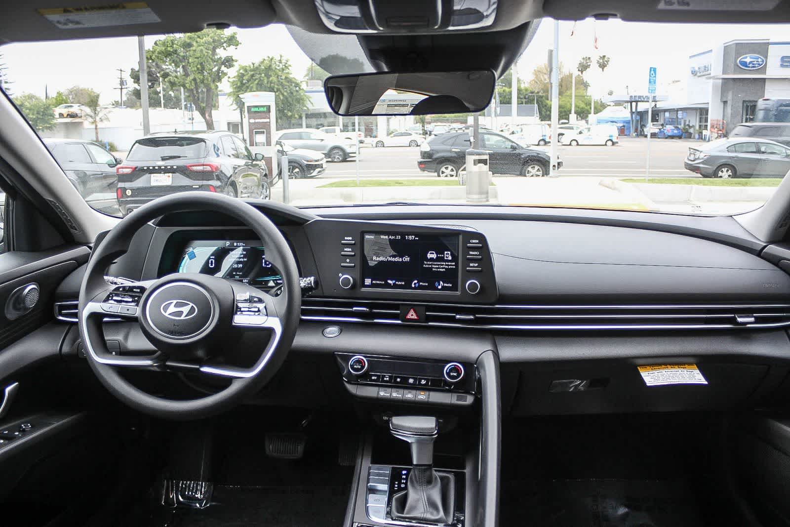 Thumbnail: 2025 Hyundai Elantra - 17