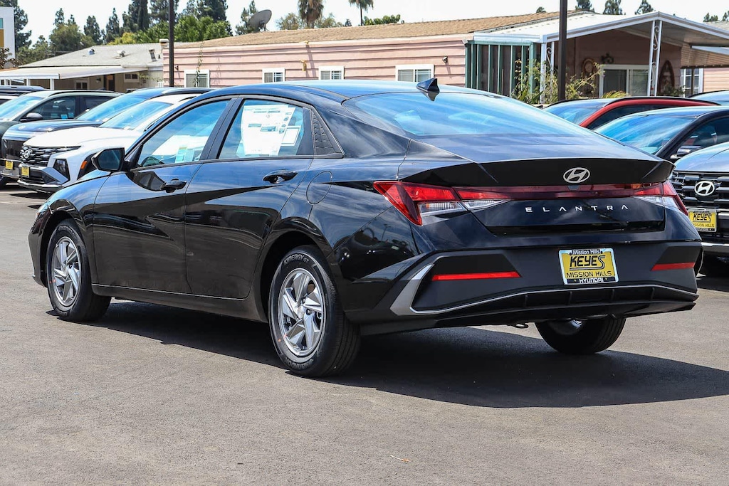 New 2026 Hyundai Elantra SE Sedan