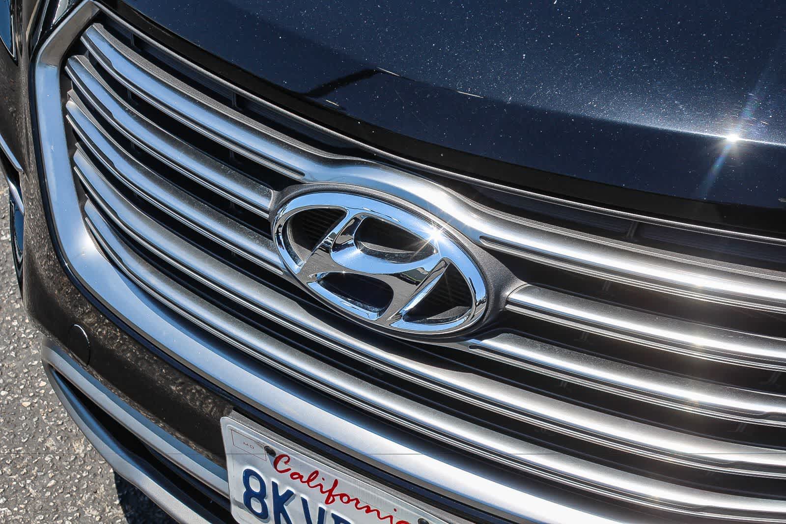 Thumbnail: 2019 Hyundai Santa Fe - 16