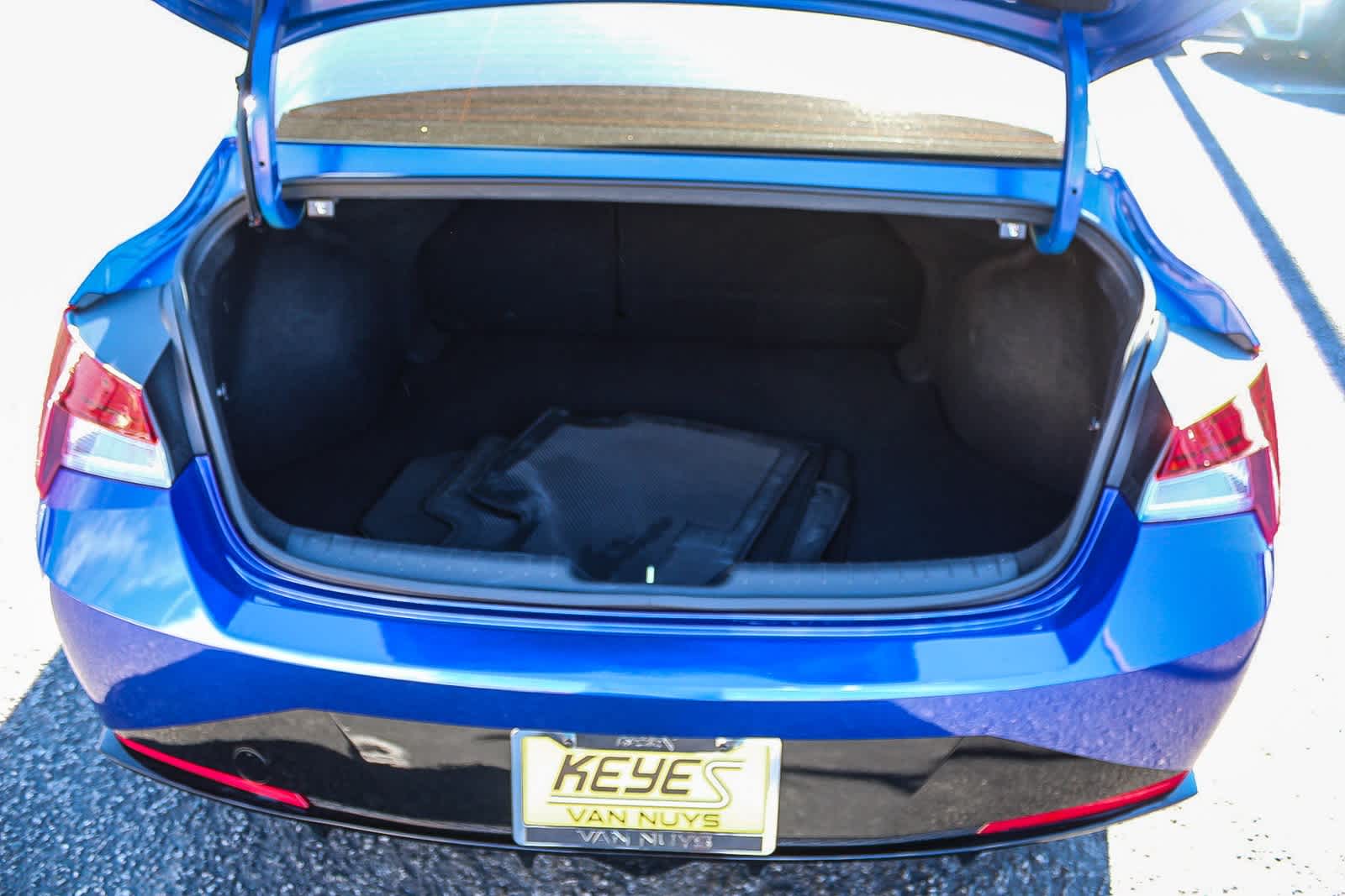 Thumbnail: 2023 Hyundai Elantra - 33