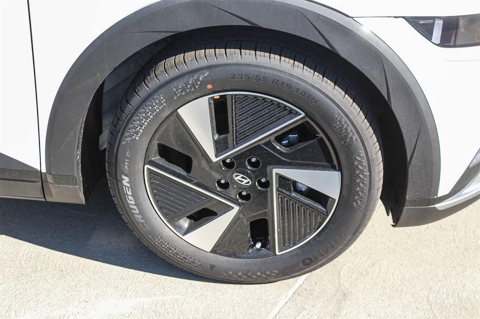 Thumbnail: 2026 Hyundai Ioniq 5 - 12