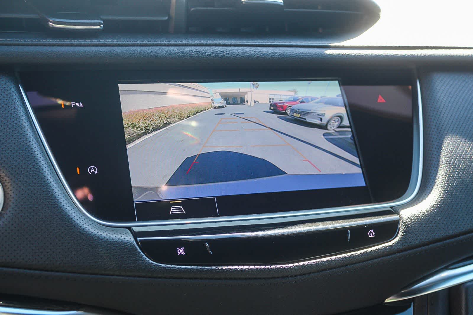 Thumbnail: 2022 Cadillac XT5 - 34