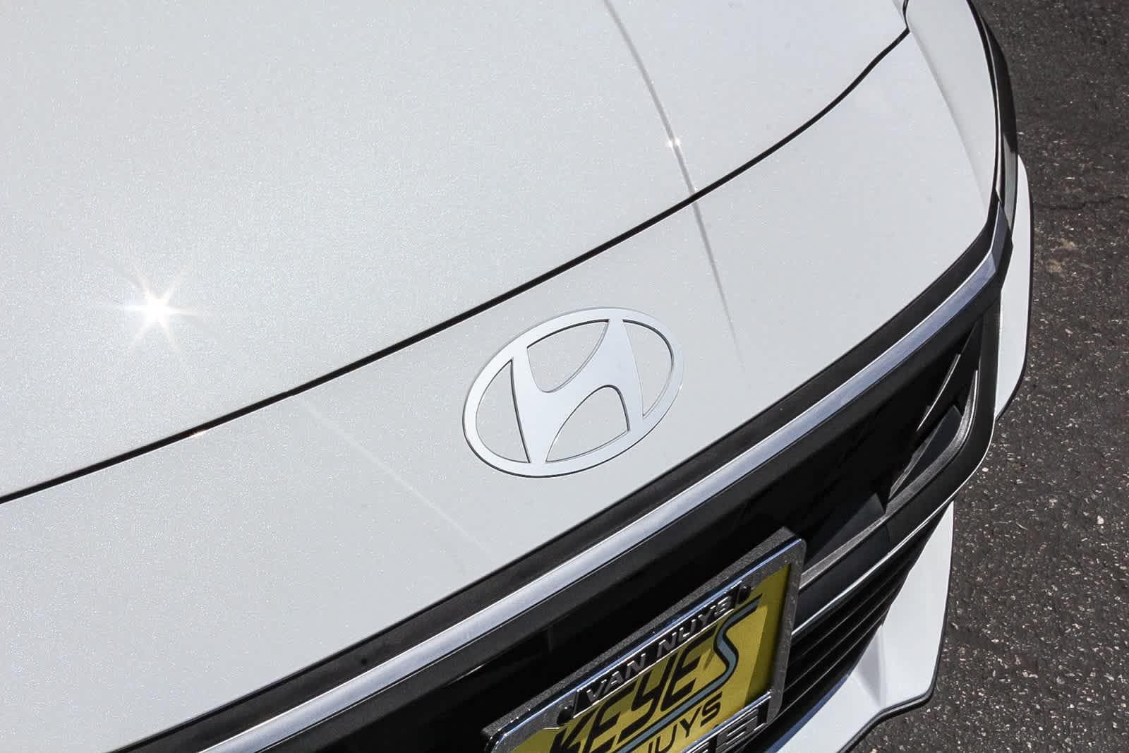 Thumbnail: 2025 Hyundai Elantra - 13