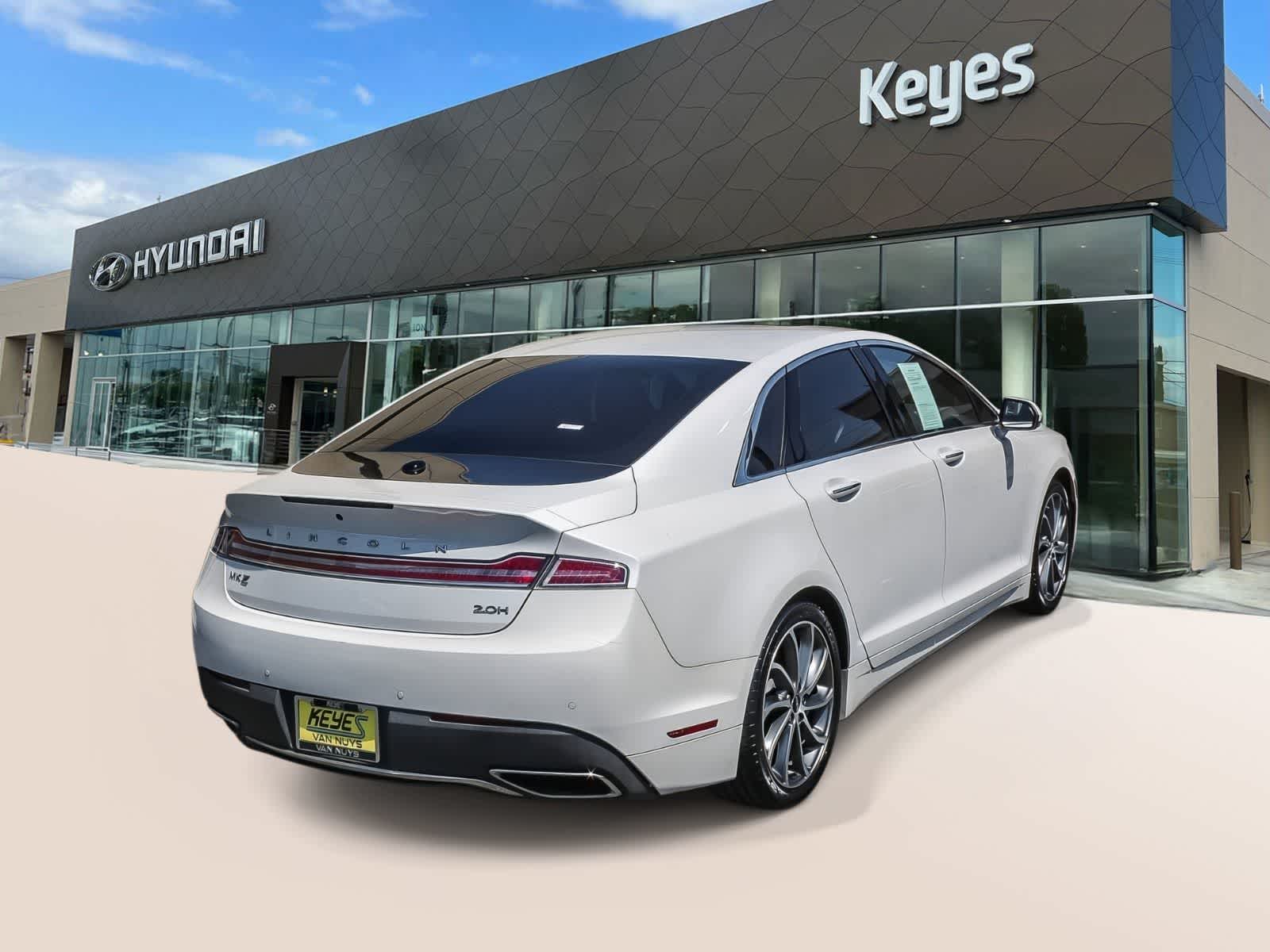 Thumbnail: 2019 Lincoln MKZ - 4