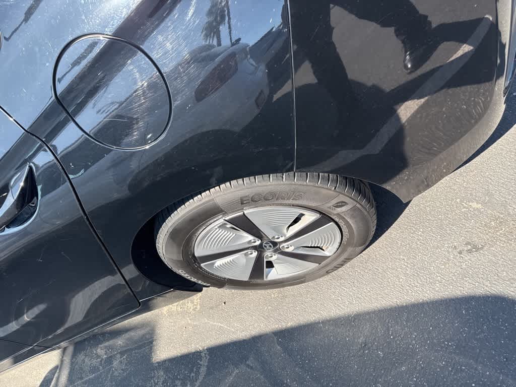 Thumbnail: 2019 Hyundai Ioniq - 31