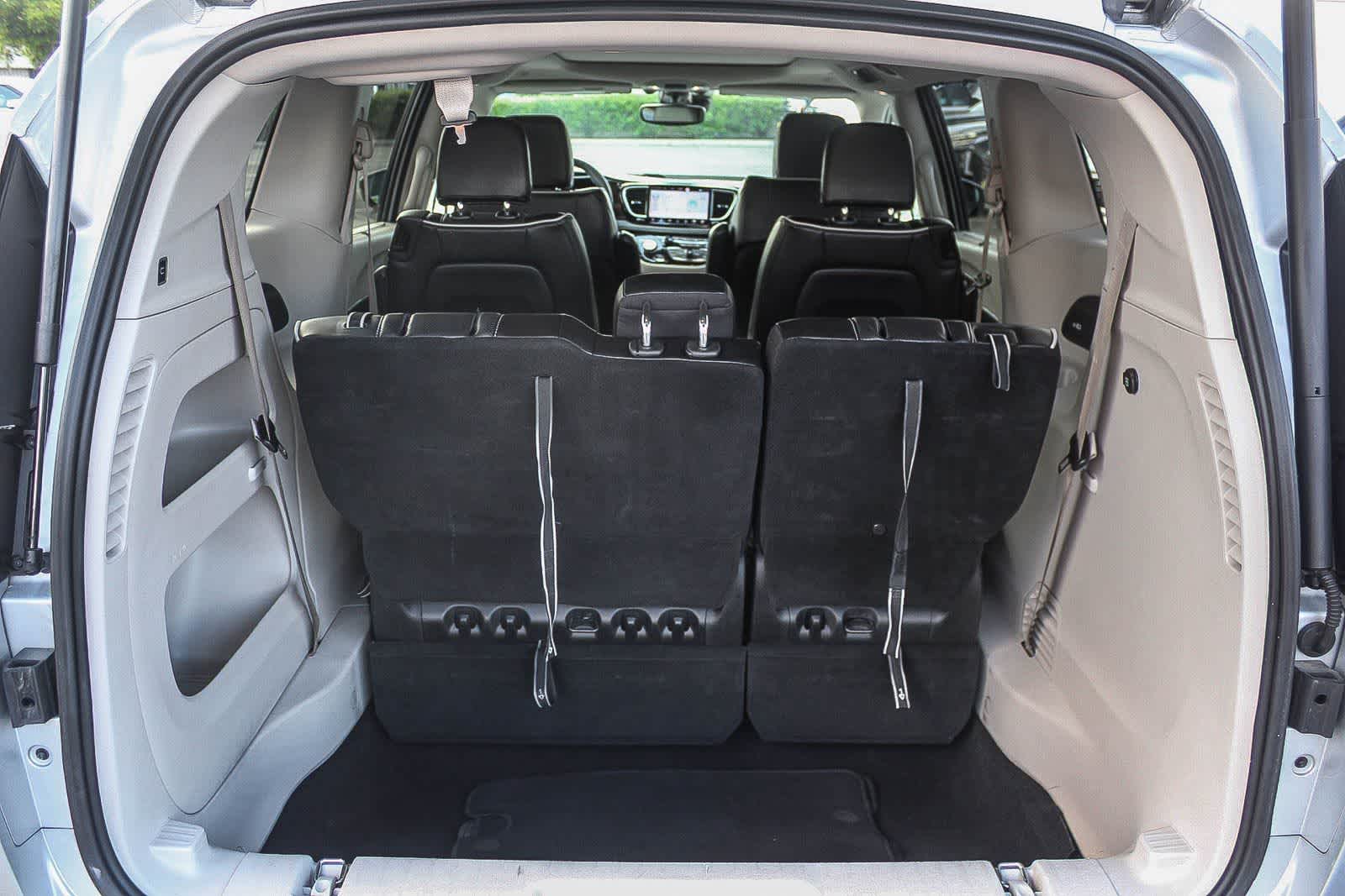 Thumbnail: 2023 Chrysler Pacifica - 38