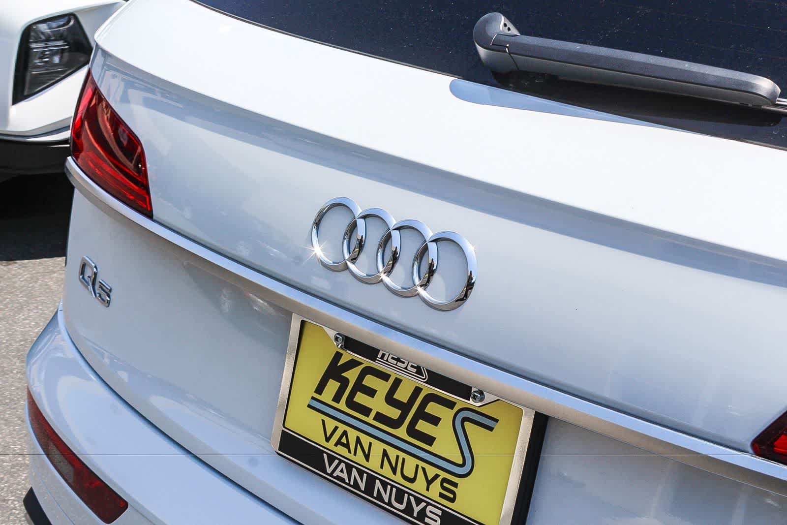 Thumbnail: 2023 Audi Q5 - 11