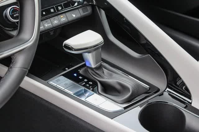 Thumbnail: 2025 Hyundai Elantra - 20