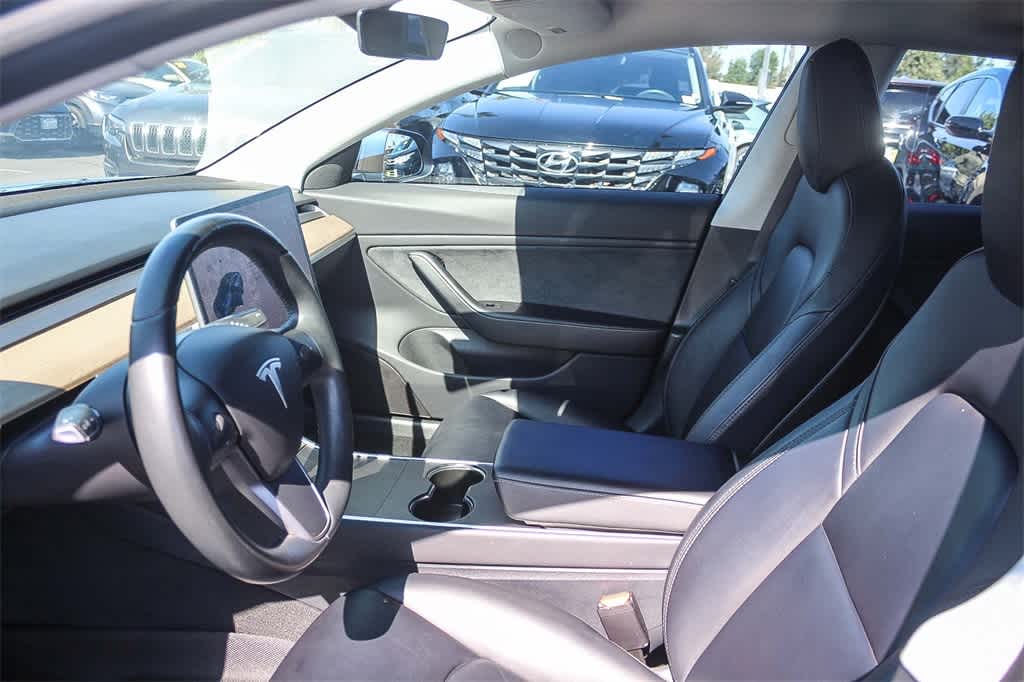 Thumbnail: 2018 Tesla Model 3 - 17