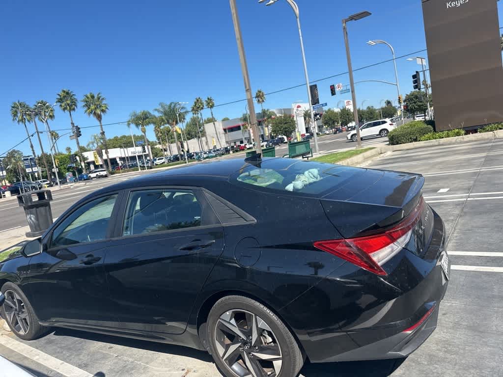 Thumbnail: 2023 Hyundai Elantra - 9