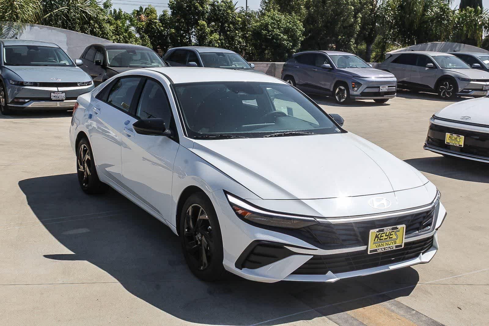 Thumbnail: 2026 Hyundai Elantra - 3