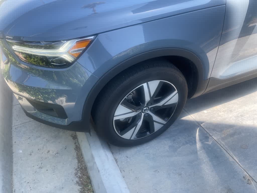 Thumbnail: 2021 Volvo XC40 - 2