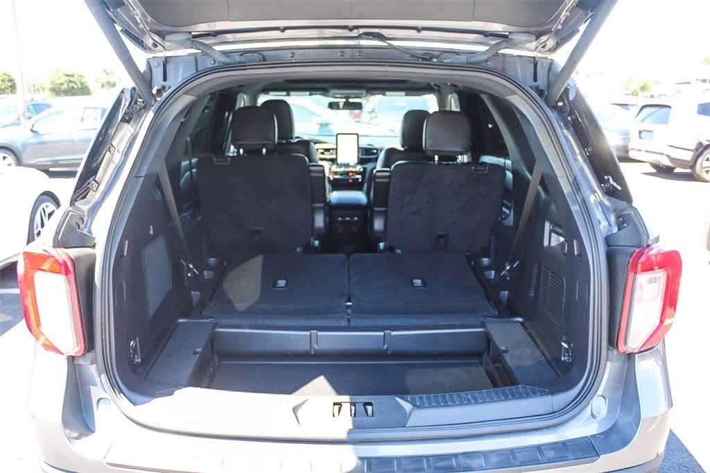 Thumbnail: 2022 Ford Explorer - 31