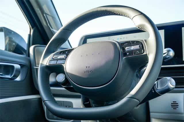 Thumbnail: 2023 Hyundai Ioniq 6 - 15