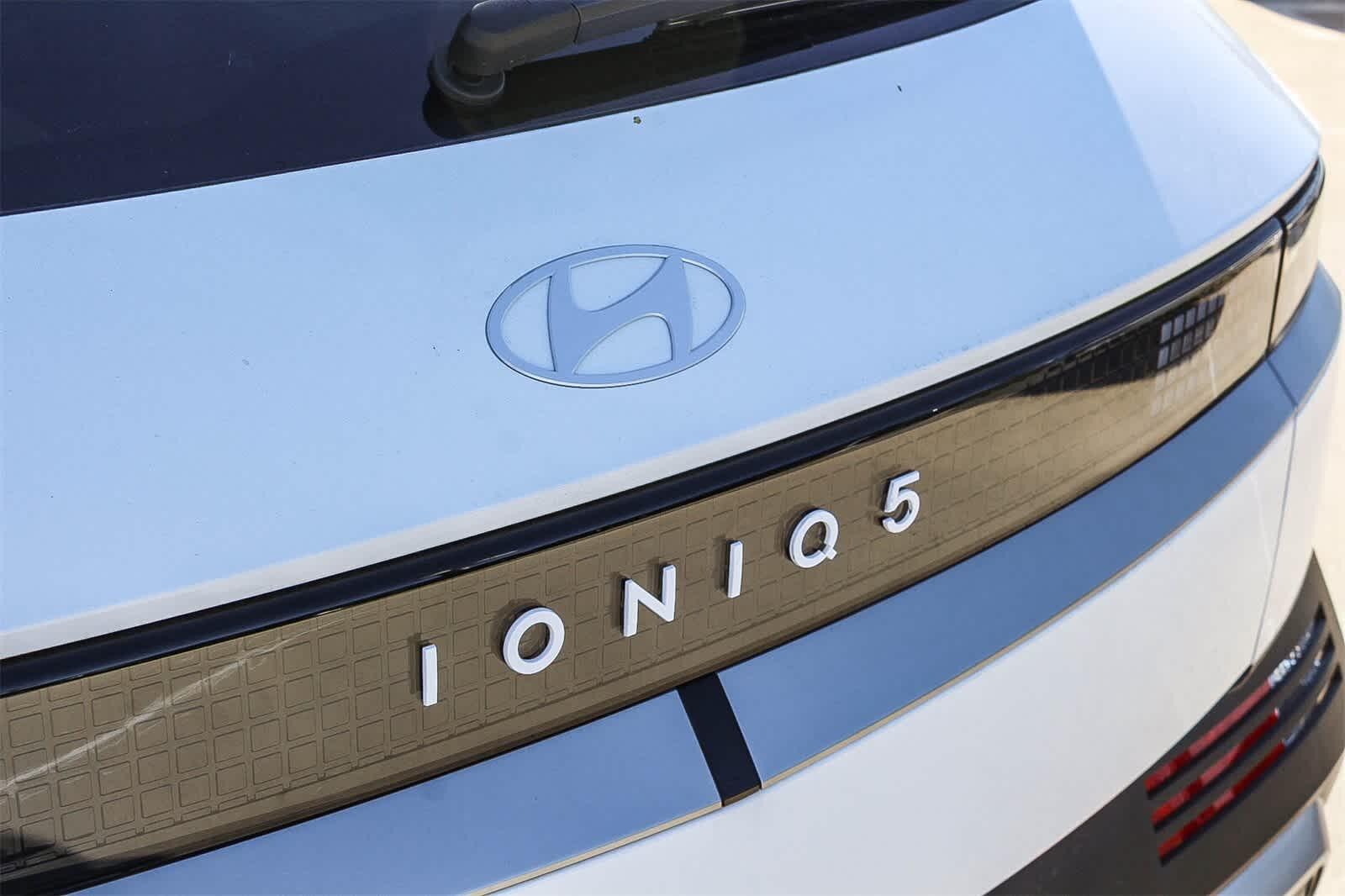 Thumbnail: 2026 Hyundai Ioniq 5 - 16