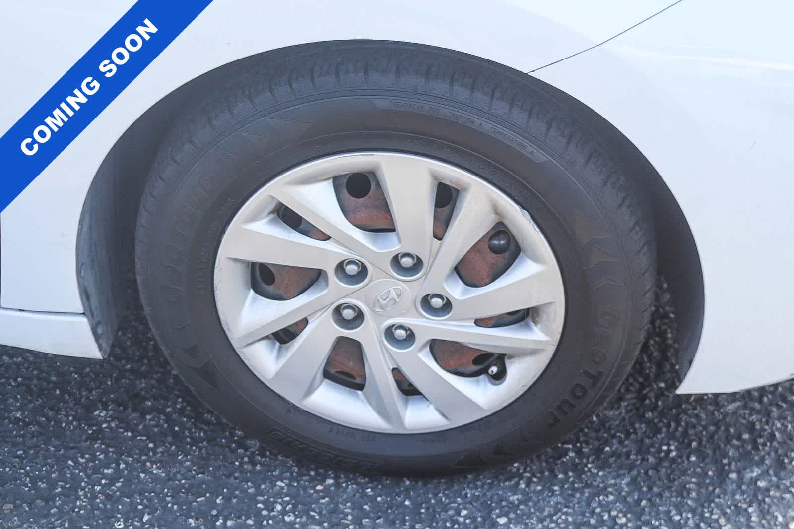 Thumbnail: 2019 Hyundai Elantra - 12