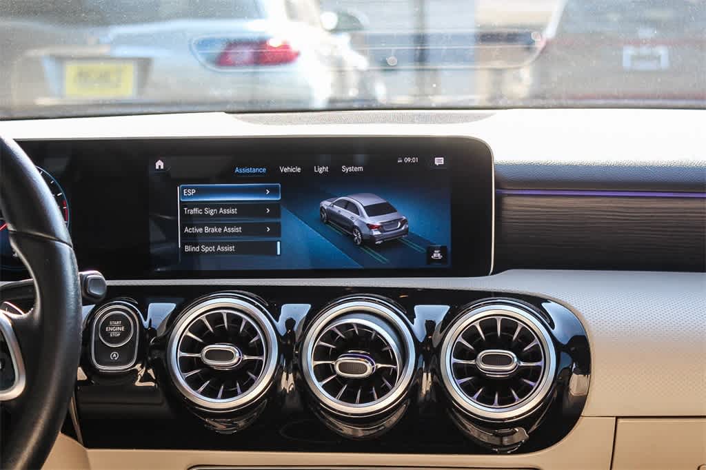 Thumbnail: 2019 Mercedes-Benz A-Class - 11