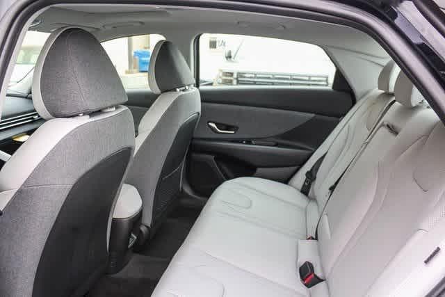 Thumbnail: 2025 Hyundai Elantra - 19