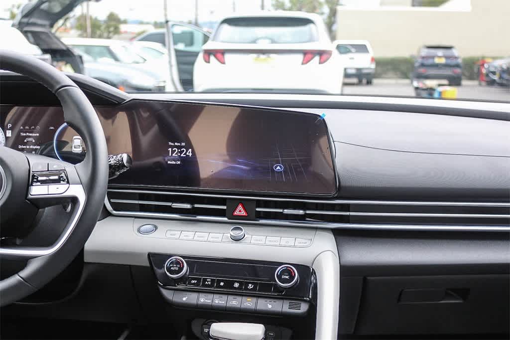 Thumbnail: 2025 Hyundai Elantra - 16