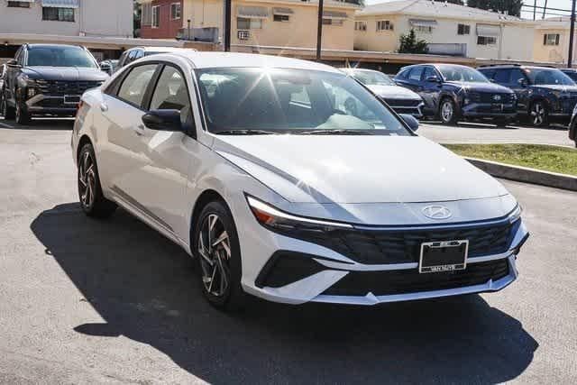 Thumbnail: 2025 Hyundai Elantra - 3