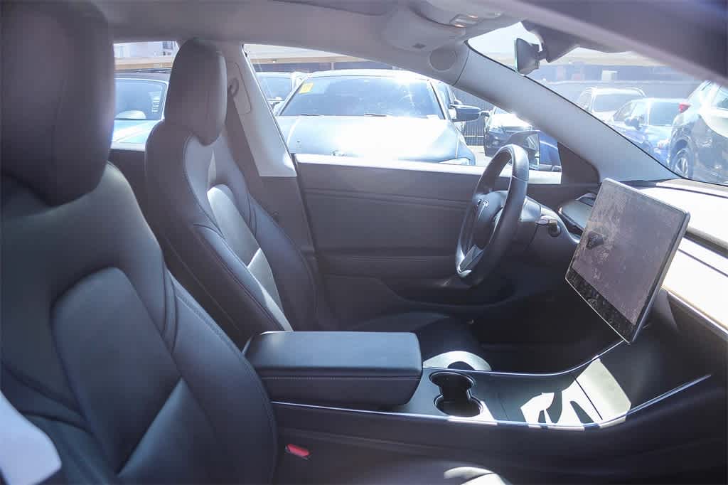 Thumbnail: 2018 Tesla Model 3 - 16