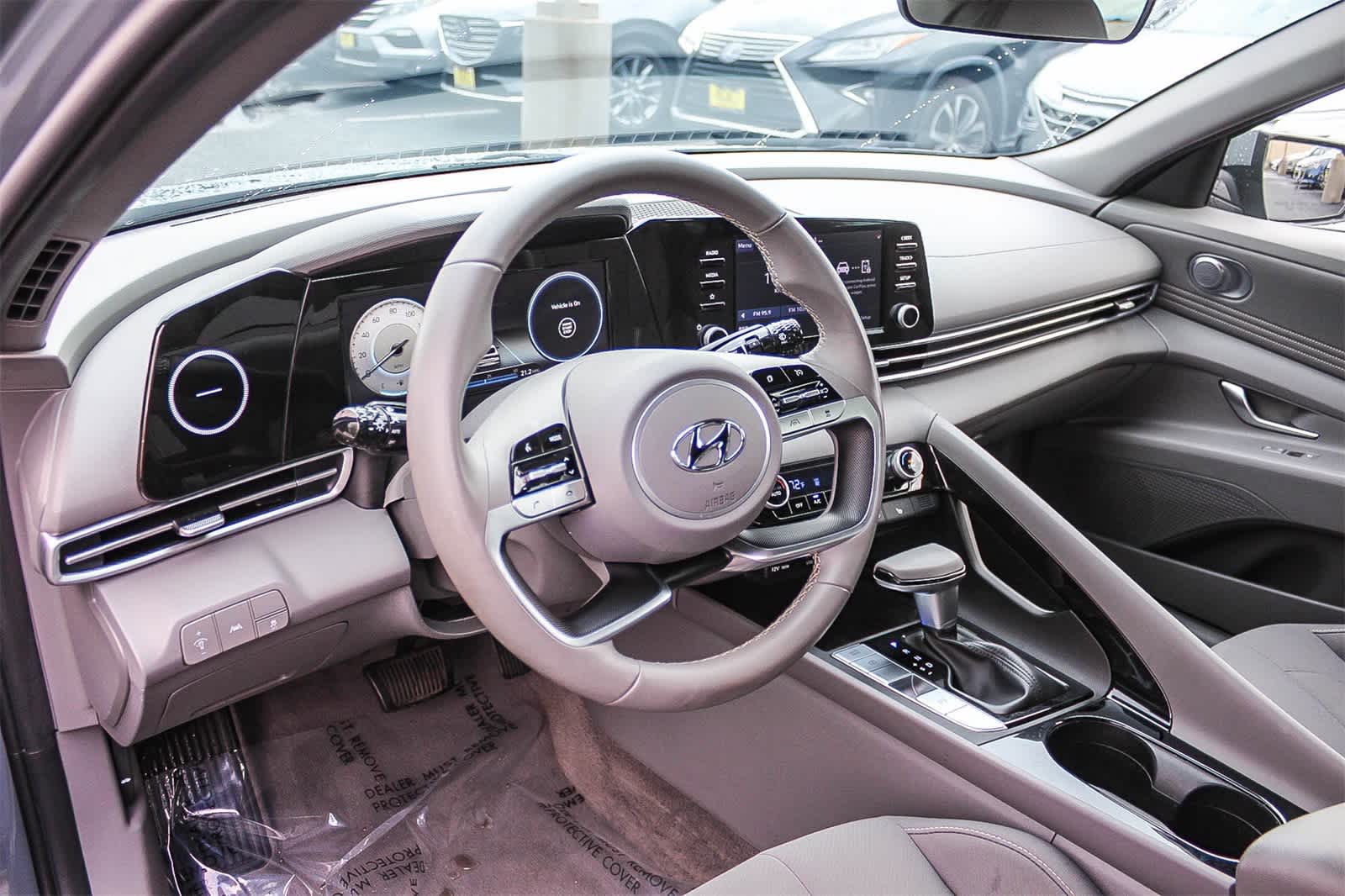 Thumbnail: 2022 Hyundai Elantra - 22