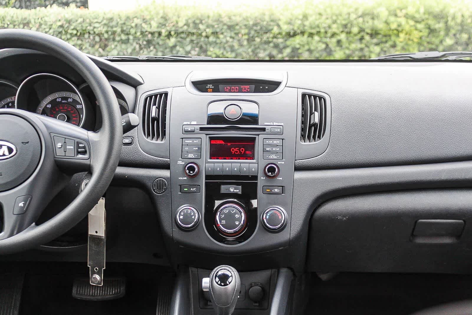 Thumbnail: 2012 Kia Forte - 18