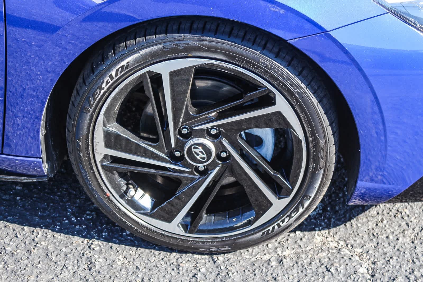 Thumbnail: 2023 Hyundai Elantra - 11