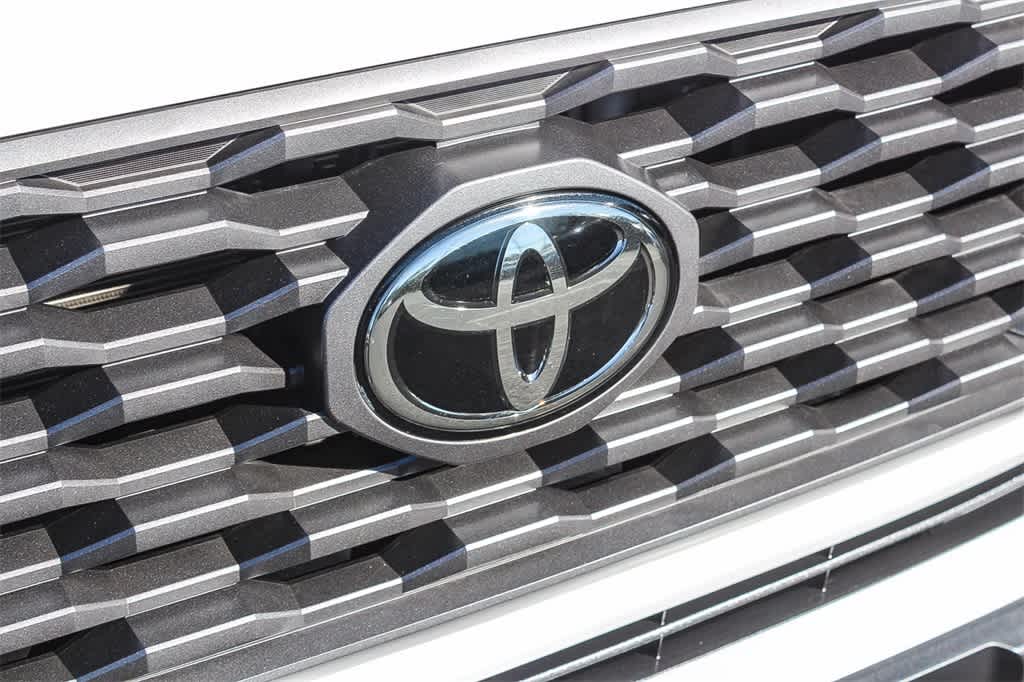 Thumbnail: 2021 Toyota Tacoma - 11