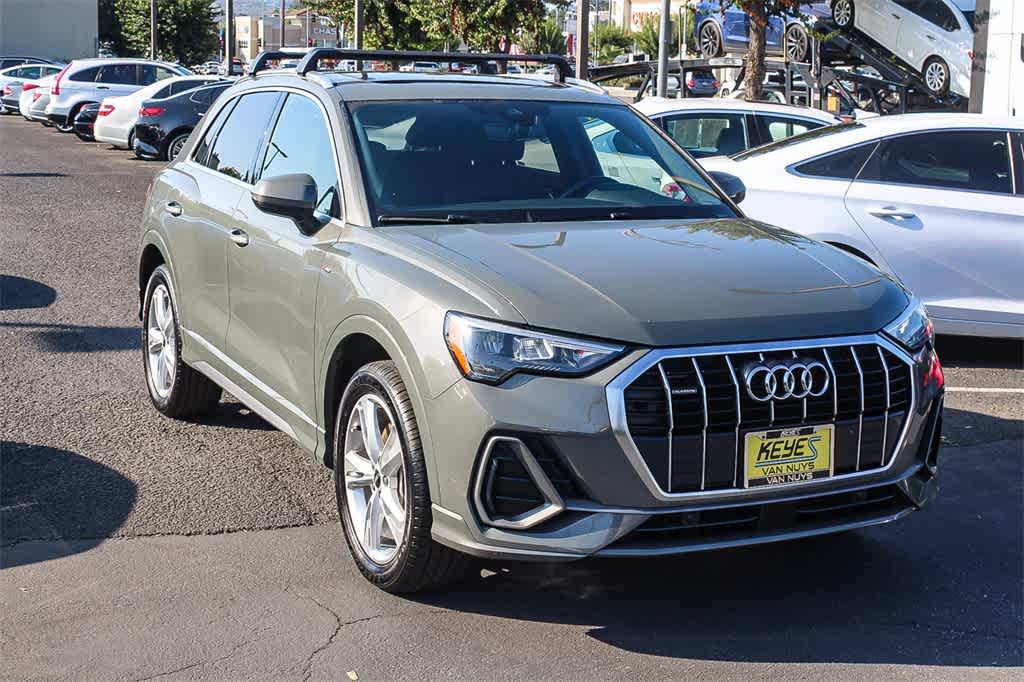 Thumbnail: 2021 Audi Q3 - 3