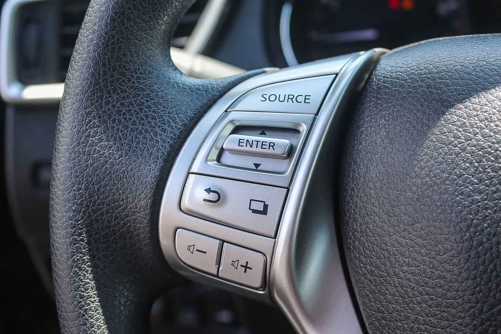 Thumbnail: 2016 Nissan Rogue - 33