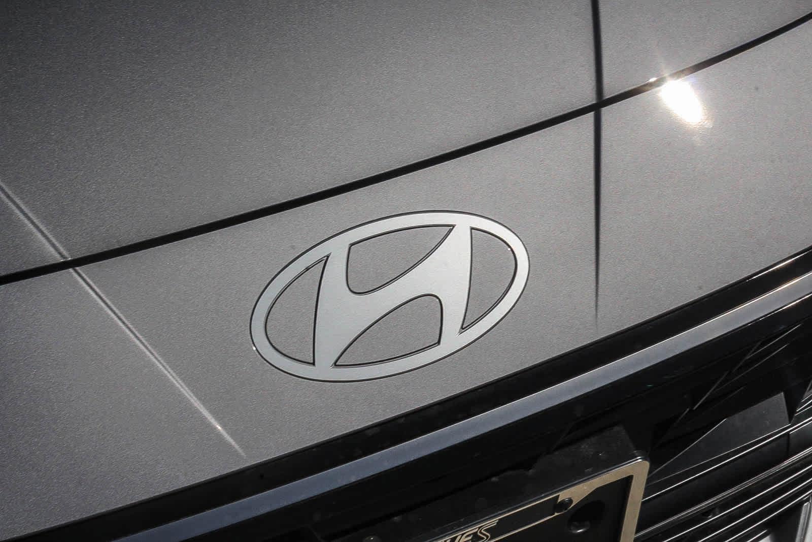 2026 Hyundai Elantra Limited - Photo 14