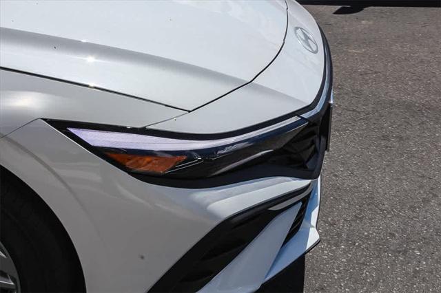 2025 Hyundai Elantra Blue 10