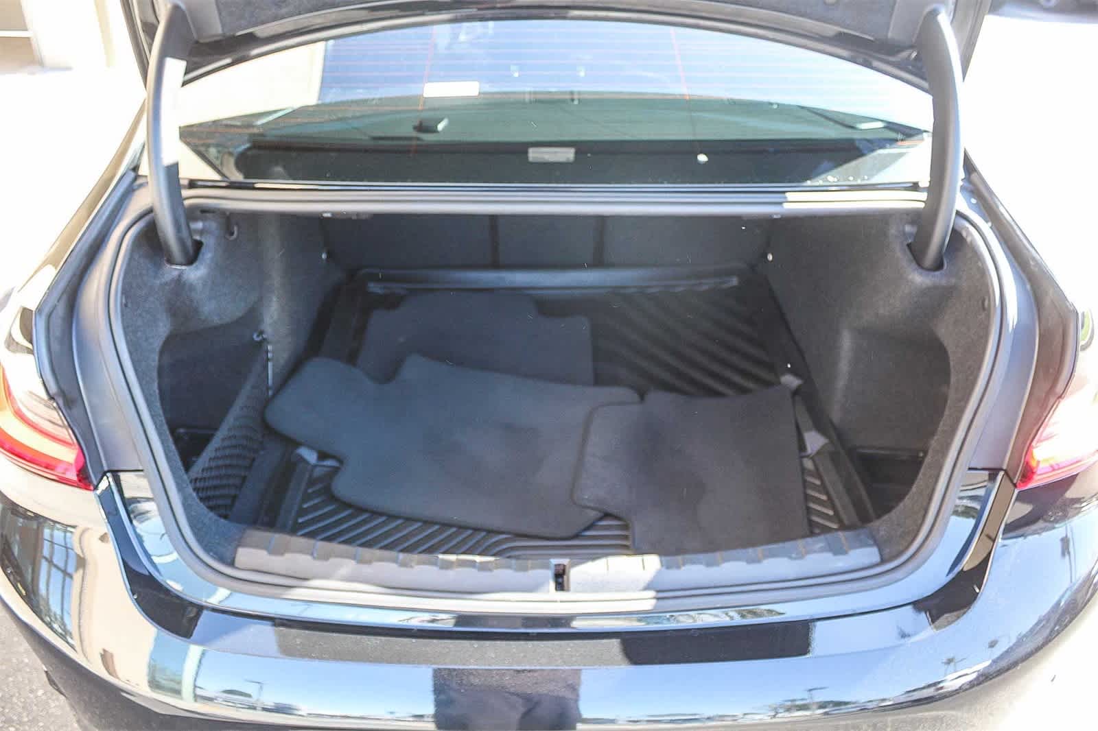 Thumbnail: 2023 BMW 3 Series - 37